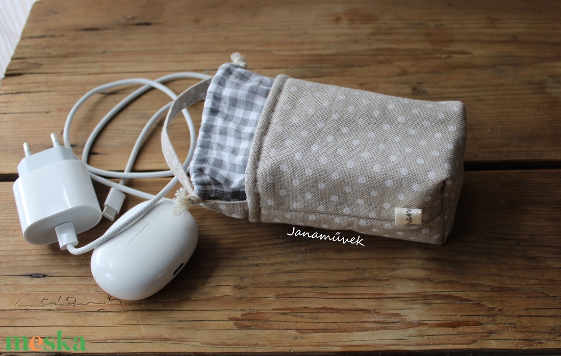 Fülhallgató tartó - táska & tok - pénztárca & más tok - fülhallgató tok  - Meska.hu