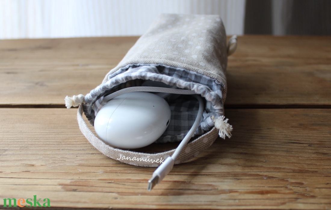 Fülhallgató tartó - táska & tok - pénztárca & más tok - fülhallgató tok  - Meska.hu