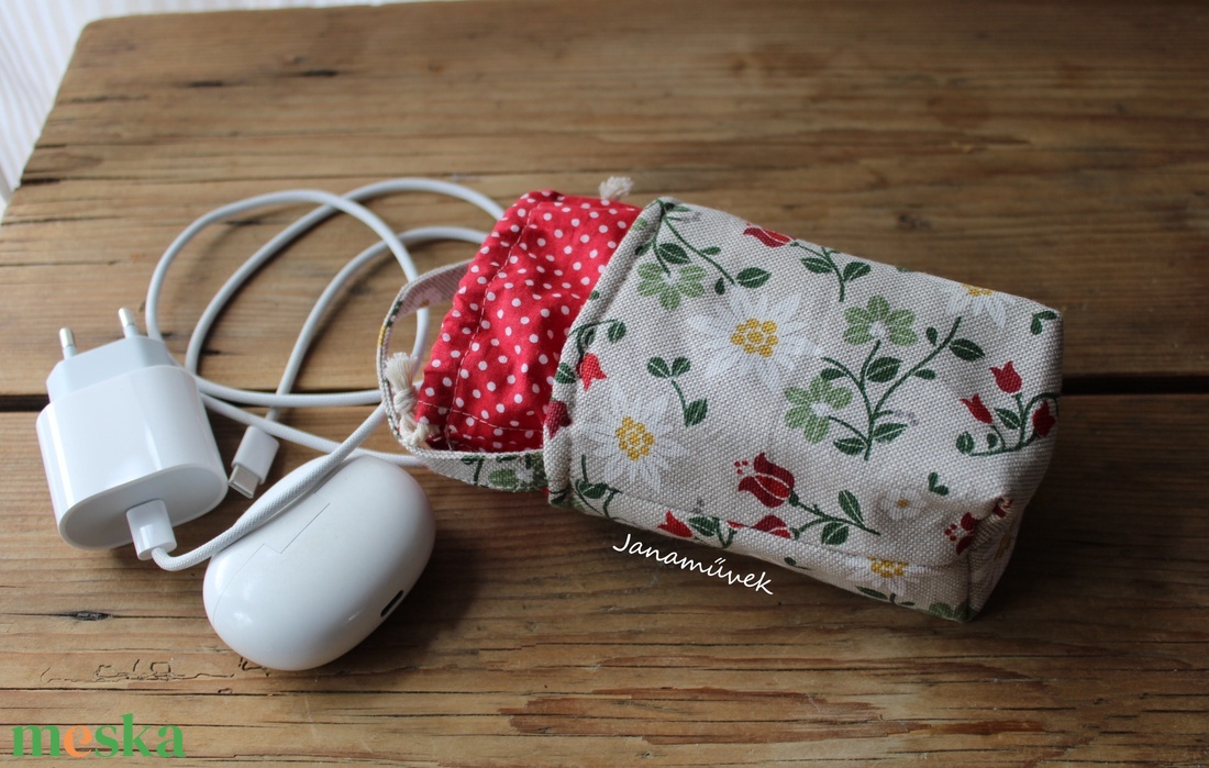 Fülhallgató tartó - táska & tok - pénztárca & más tok - fülhallgató tok  - Meska.hu