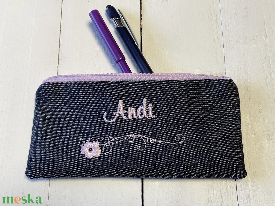 Farmer névre szóló hímzett tolltartó / kozmetikai tároló - otthon & életmód - papír, írószer - tolltartó & ceruzatekercs - Meska.hu