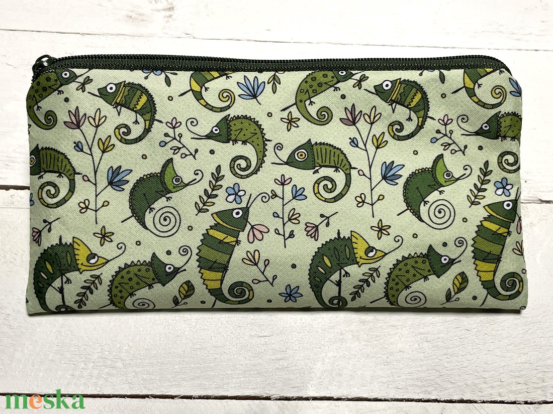 Kaméleonos tolltartó - pipere - neszesszer - otthon & életmód - papír, írószer - tolltartó & ceruzatekercs - Meska.hu