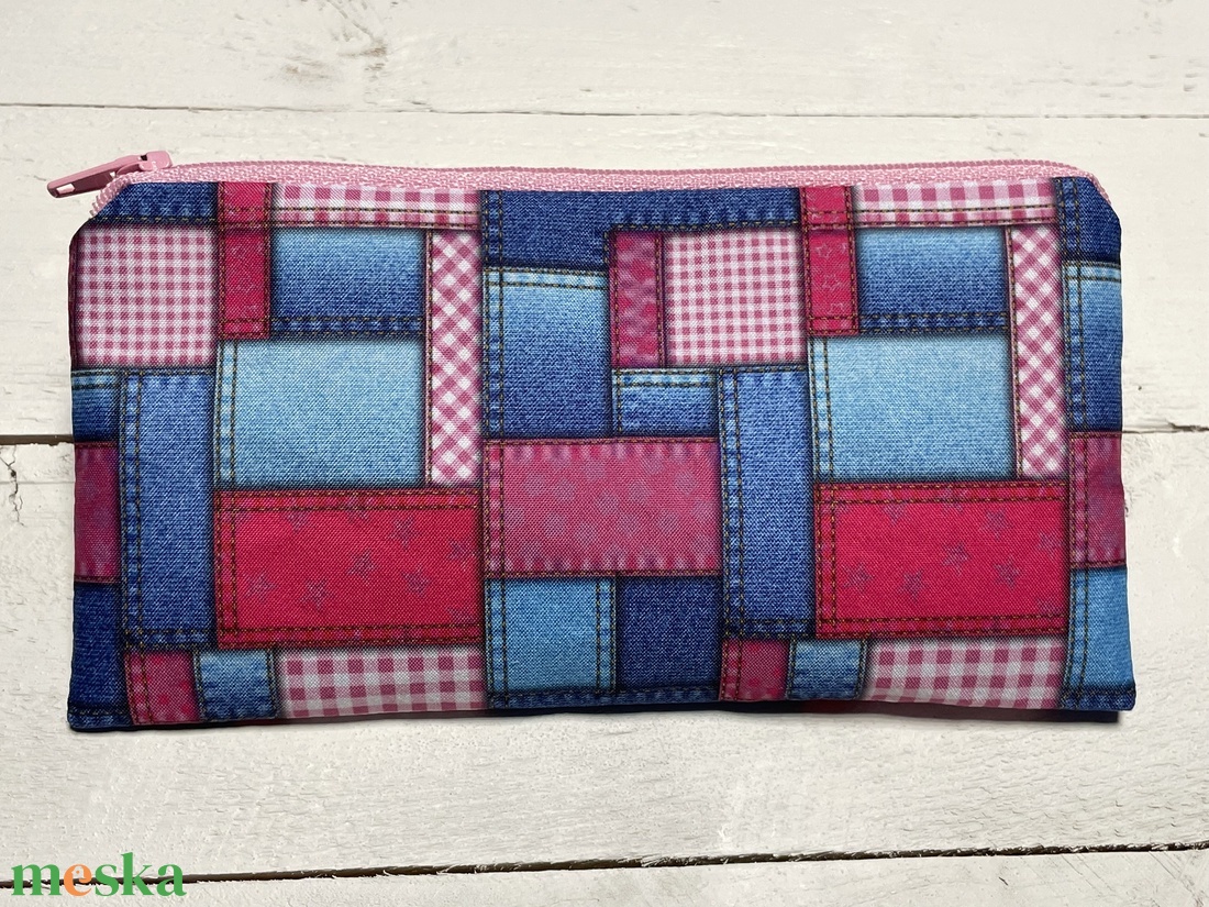 Patchwork mintás textil tolltartó - pipere - neszesszer - otthon & életmód - papír, írószer - tolltartó & ceruzatekercs - Meska.hu