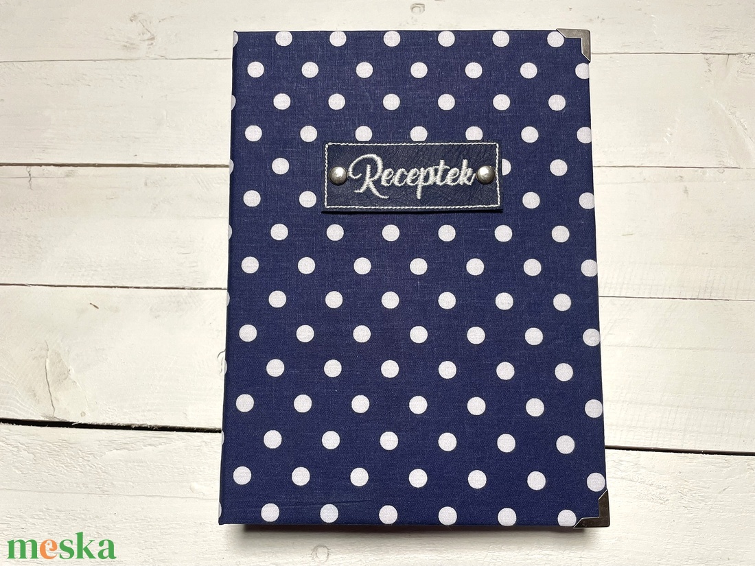 Receptes mappa � sötétkék alapon pöttyös - otthon & életmód - konyhafelszerelés, tálalás - sütés, főzés - receptfüzet - Meska.hu