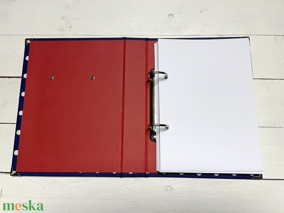 Receptes mappa � sötétkék alapon pöttyös - otthon & életmód - konyhafelszerelés, tálalás - sütés, főzés - receptfüzet - Meska.hu