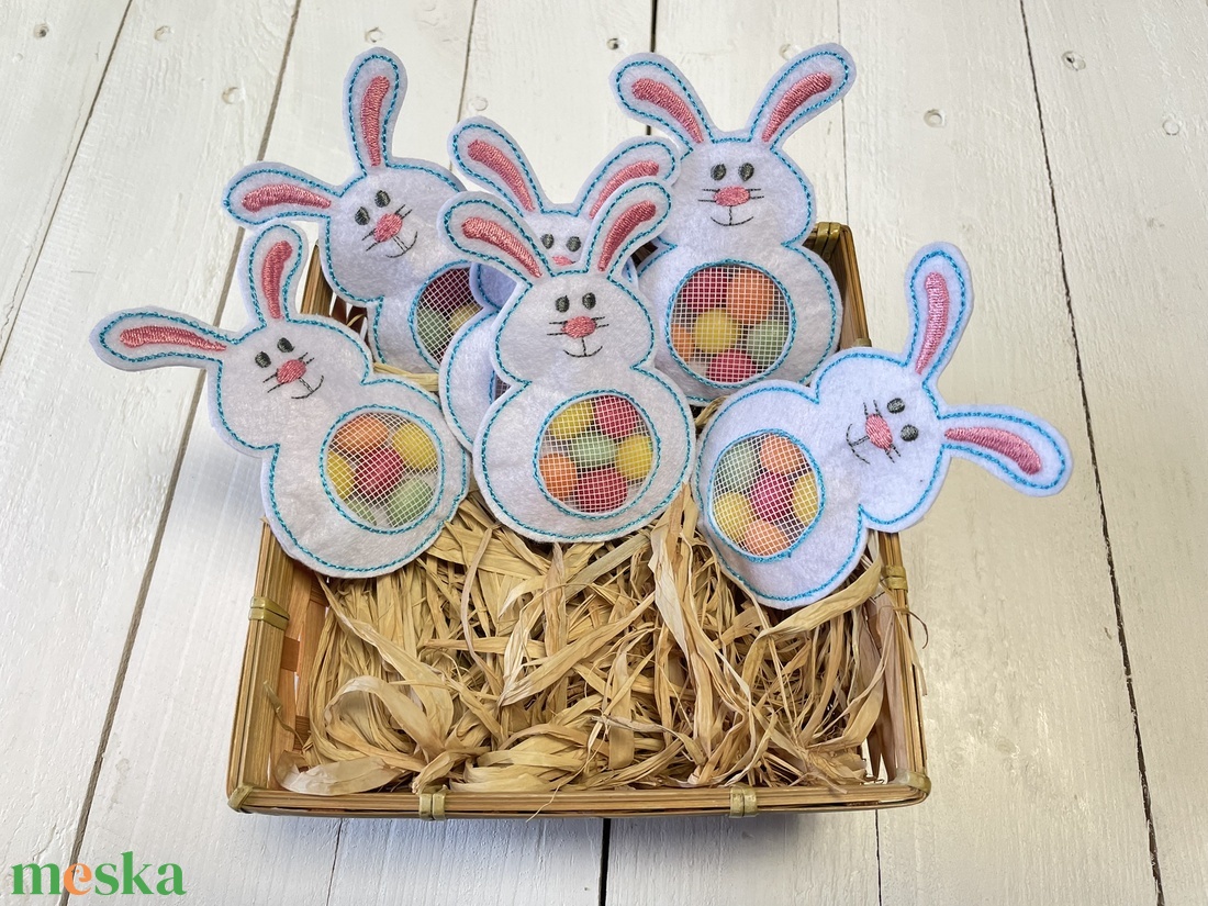 Húsvéti hímzett nyuszi ajándék � cukorka vagy pénztartó - otthon & életmód - dekoráció - húsvéti asztaldíszek - Meska.hu