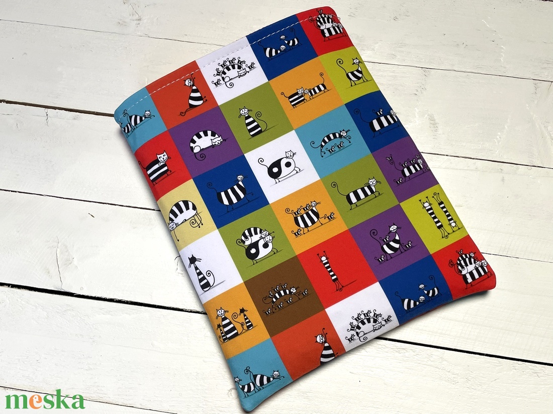 Macskás könyvtok softshell anyagból � színes mintával - könyv & zene - könyvtok - Meska.hu