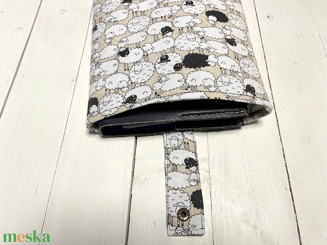 Birkás (bárányos) könyvtok patentos záródással � 21x25 cm - könyv & zene - könyvtok - Meska.hu