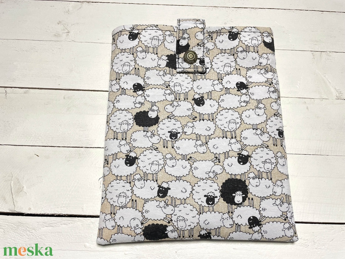 Birkás (bárányos) könyvtok patentos záródással � 21x25 cm - könyv & zene - könyvtok - Meska.hu