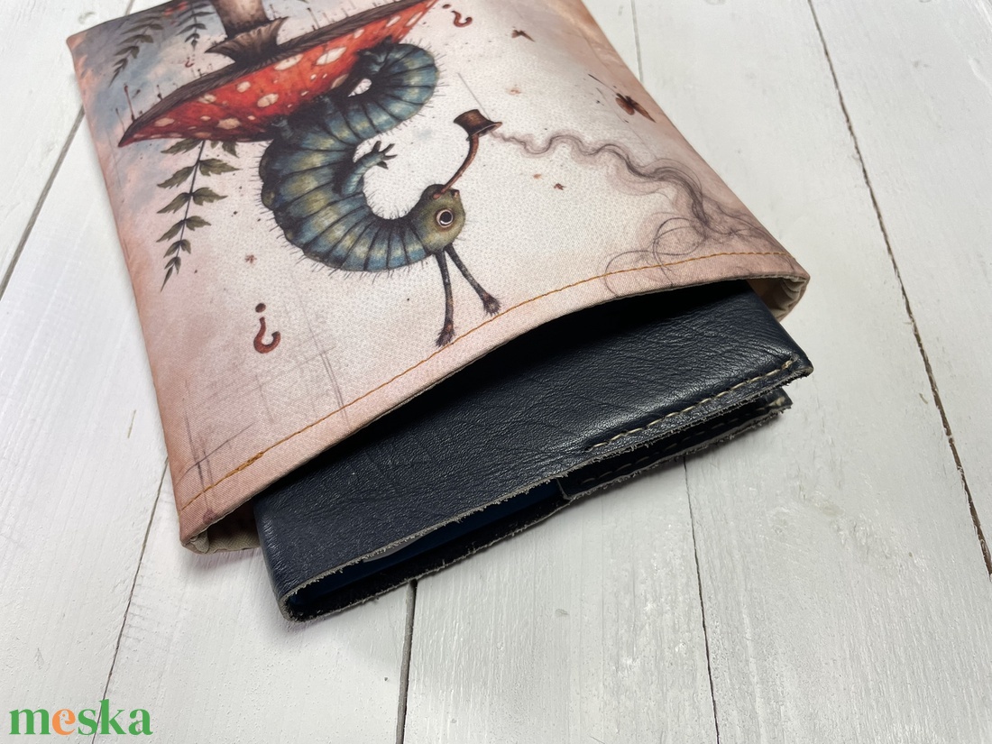 Alice és a Hernyó könyvtok � 21�25 cm - könyvtartó - könyv & zene - könyvtok - Meska.hu