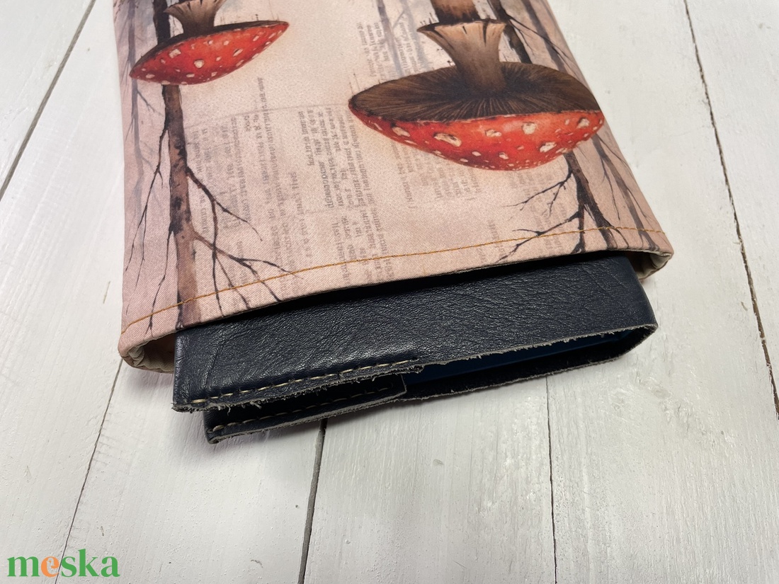 Alice és a Hernyó könyvtok � 21�25 cm - könyvtartó - könyv & zene - könyvtok - Meska.hu