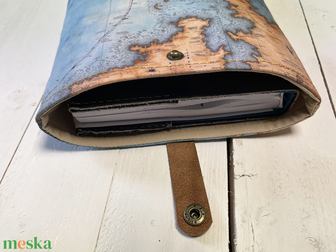 Térképmintás könyvtok bőr pánttal � A5 méret - könyv & zene - könyvtok - Meska.hu