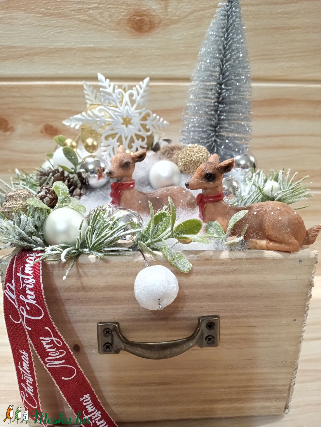 Ezüst karácsony asztaldísz natúr fa fiókban őz figurákkal - karácsony - karácsonyi lakásdekoráció - Meska.hu