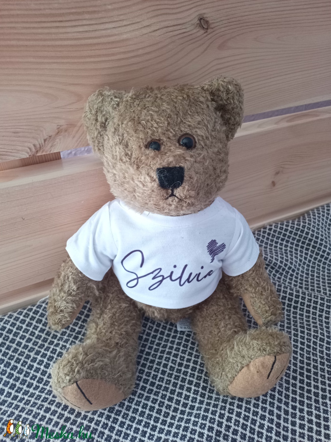 Retro plüss mackó névre szóló feliratos pólóban - játék & sport - plüssállat & játékfigura - maci - Meska.hu