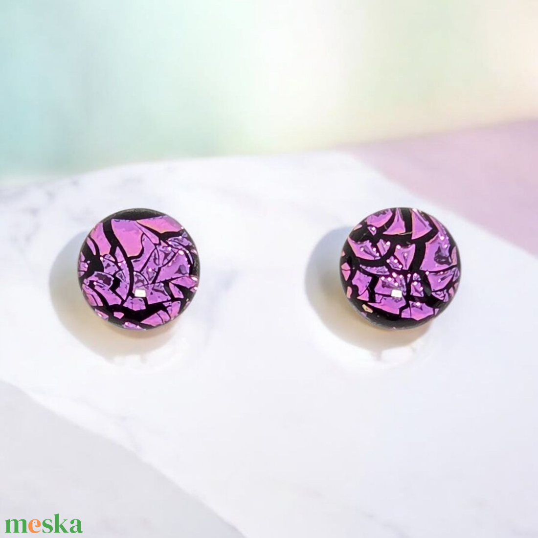 Glamor fekete alapon magenta csillogás bedugós fülbevaló - ékszer - fülbevaló - pötty fülbevaló - Meska.hu Glamor fekete alapon magenta csillogás bedugós fülbevaló - ékszer - fülbevaló - pötty fülbevaló - Meska.hu