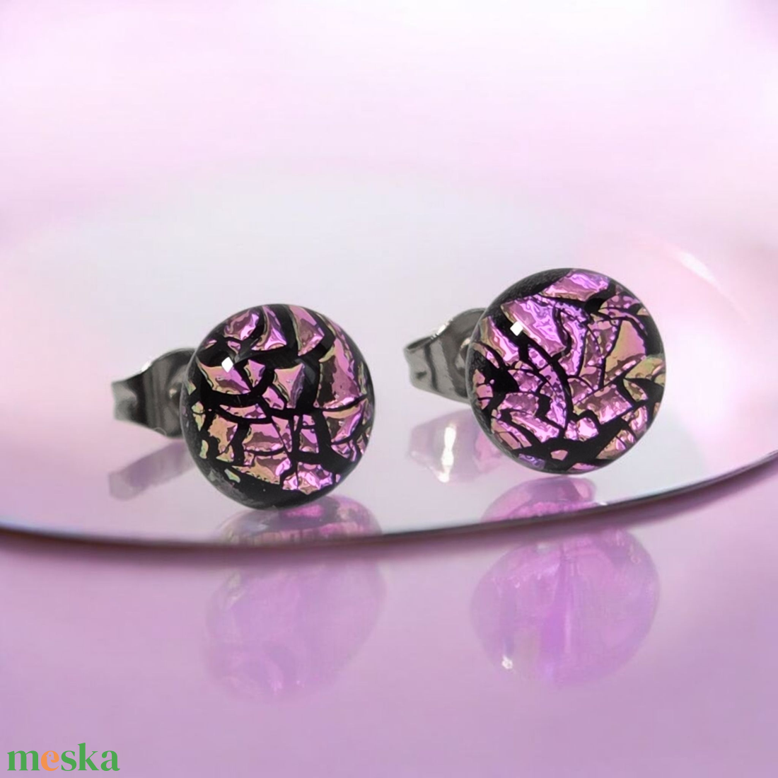 Glamor fekete alapon magenta csillogás bedugós fülbevaló - ékszer - fülbevaló - pötty fülbevaló - Meska.hu Glamor fekete alapon magenta csillogás bedugós fülbevaló - ékszer - fülbevaló - pötty fülbevaló - Meska.hu
