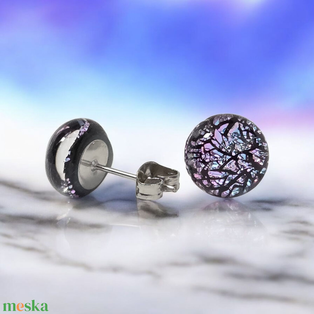 Glamor lila csillogás bedugós fülbevaló - ékszer - fülbevaló - pötty fülbevaló - Meska.hu