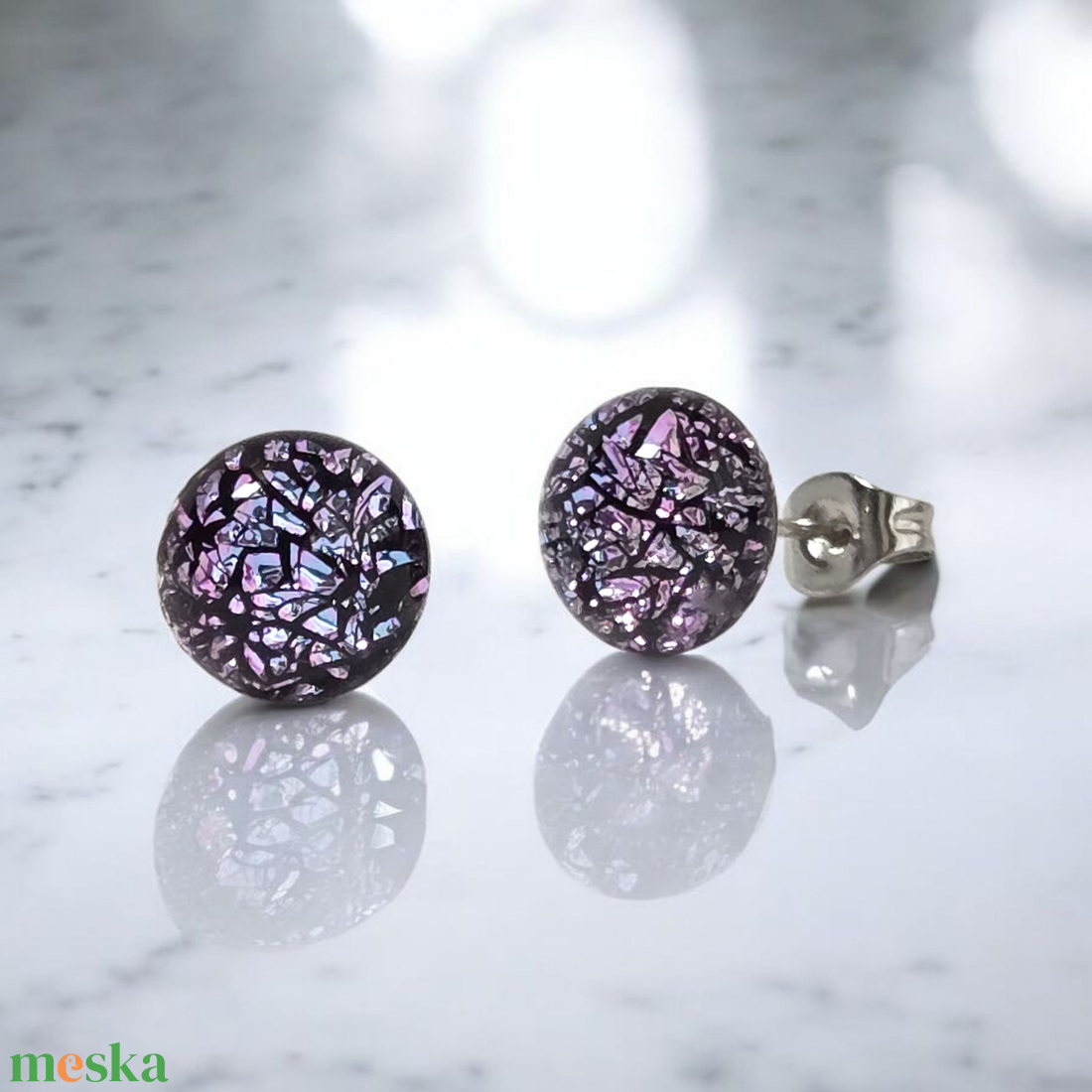Glamor lila csillogás bedugós fülbevaló - ékszer - fülbevaló - pötty fülbevaló - Meska.hu