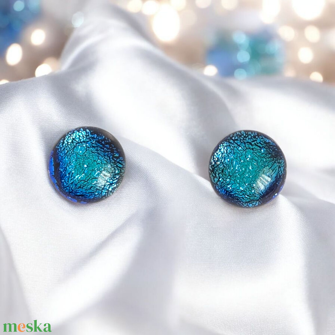Glamor középkék csillogás bedugós fülbevaló - ékszer - fülbevaló - pötty fülbevaló - Meska.hu Glamor középkék csillogás bedugós fülbevaló - ékszer - fülbevaló - pötty fülbevaló - Meska.hu