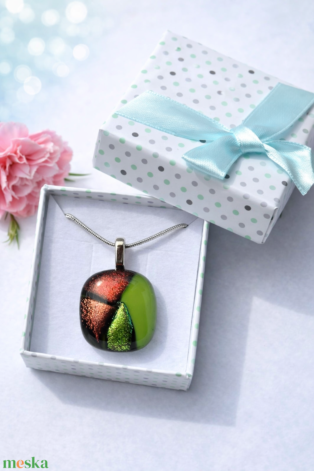 Zöldes, bronzos csillogás medál - ékszer - nyaklánc - medál - Meska.hu
