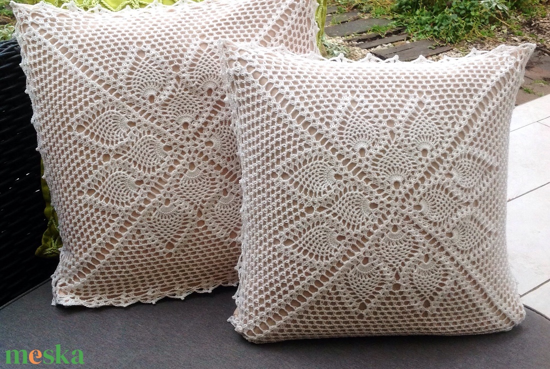Beige párnahuzat fehér horgolt mintával (40x40) - otthon & életmód - lakástextil - párna & párnahuzat - Meska.hu Beige párnahuzat fehér horgolt mintával (40x40) - otthon & életmód - lakástextil - párna & párnahuzat - Meska.hu