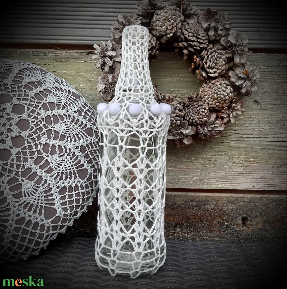 Horgolással díszített üveg - otthon & életmód - dekoráció - asztal és polc dekoráció - díszüveg - Meska.hu