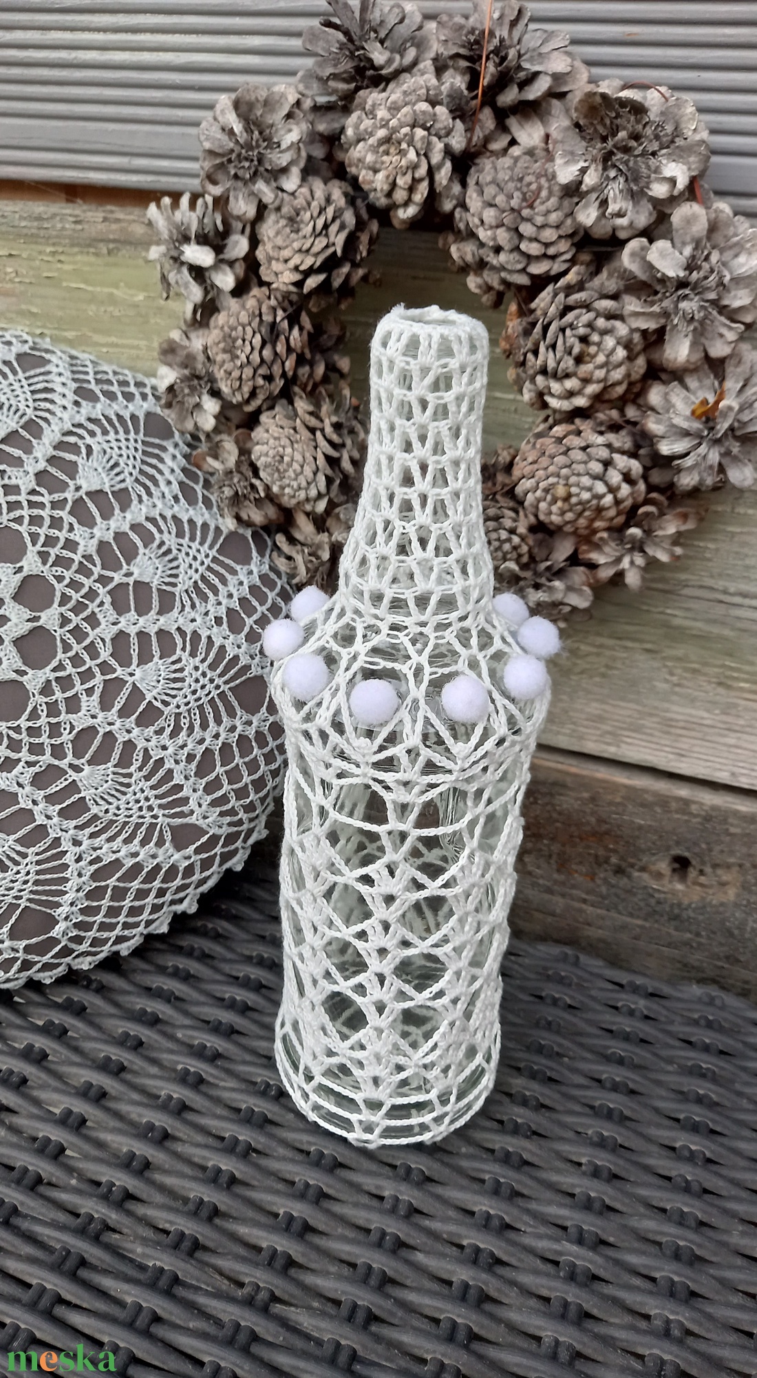 Horgolással díszített üveg - otthon & életmód - dekoráció - asztal és polc dekoráció - díszüveg - Meska.hu