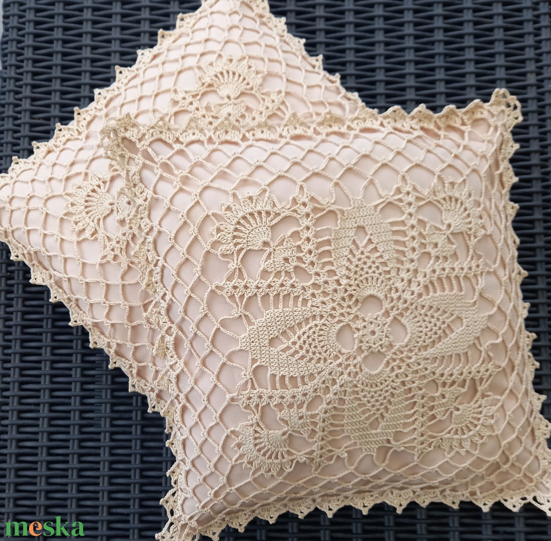 2 db. Beige párnahuzat horgolt mintával (40x40) - otthon & életmód - lakástextil - párna & párnahuzat - Meska.hu 2 db. Beige párnahuzat horgolt mintával (40x40) - otthon & életmód - lakástextil - párna & párnahuzat - Meska.hu