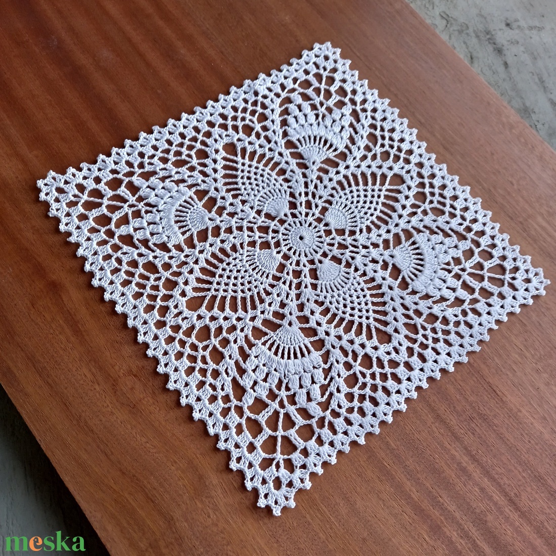 Négyszögletes horgolt terítő (kb. 30x30 cm) - otthon & életmód - dekoráció - asztal és polc dekoráció - horgolt & csipketerítő - Meska.hu Négyszögletes horgolt terítő (kb. 30x30 cm) - otthon & életmód - dekoráció - asztal és polc dekoráció - horgolt & csipketerítő - Meska.hu