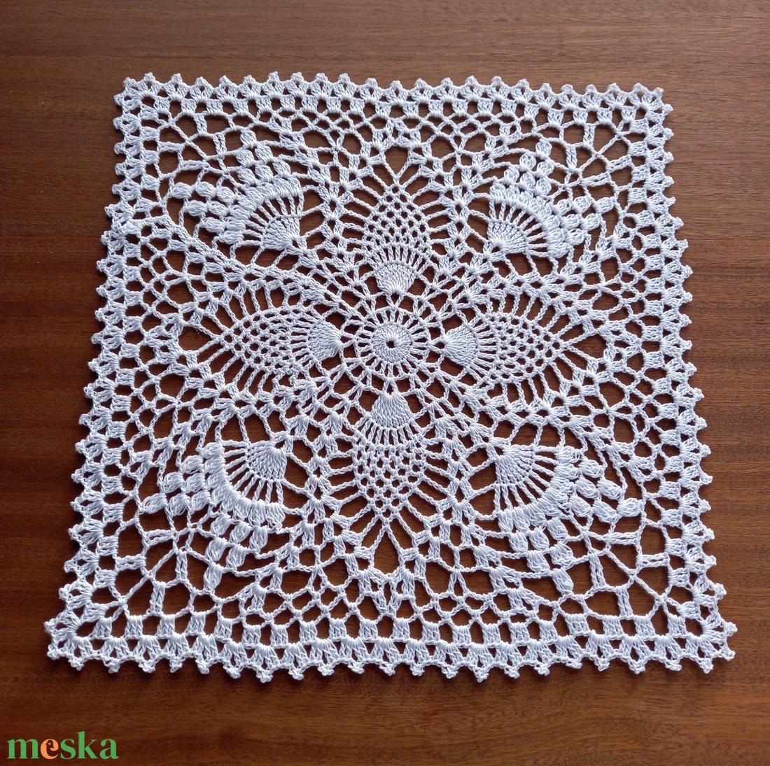 Négyszögletes horgolt terítő (kb. 30x30 cm) - otthon & életmód - dekoráció - asztal és polc dekoráció - horgolt & csipketerítő - Meska.hu Négyszögletes horgolt terítő (kb. 30x30 cm) - otthon & életmód - dekoráció - asztal és polc dekoráció - horgolt & csipketerítő - Meska.hu