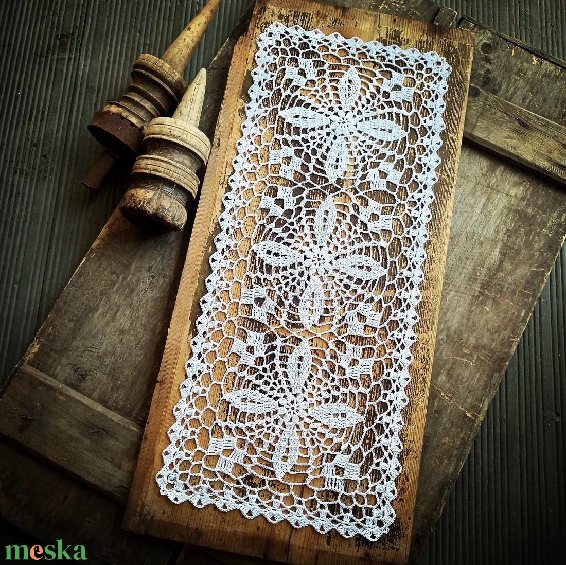 Futó, szögletes horgolt terítő (kb. 25x57 cm) - otthon & életmód - dekoráció - asztal és polc dekoráció - horgolt & csipketerítő - Meska.hu Futó, szögletes horgolt terítő (kb. 25x57 cm) - otthon & életmód - dekoráció - asztal és polc dekoráció - horgolt & csipketerítő - Meska.hu