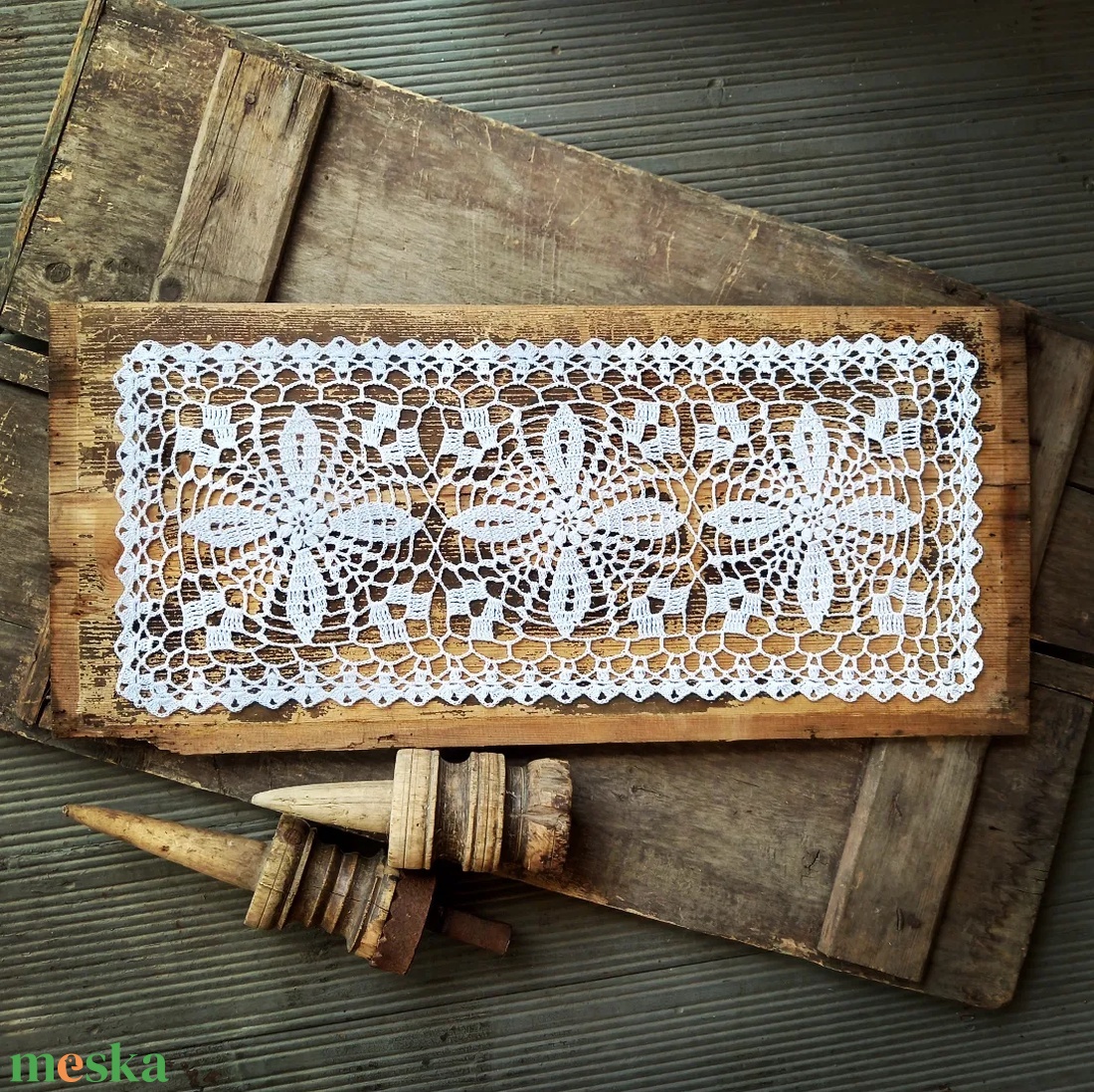 Futó, szögletes horgolt terítő (kb. 25x57 cm) - otthon & életmód - dekoráció - asztal és polc dekoráció - horgolt & csipketerítő - Meska.hu Futó, szögletes horgolt terítő (kb. 25x57 cm) - otthon & életmód - dekoráció - asztal és polc dekoráció - horgolt & csipketerítő - Meska.hu