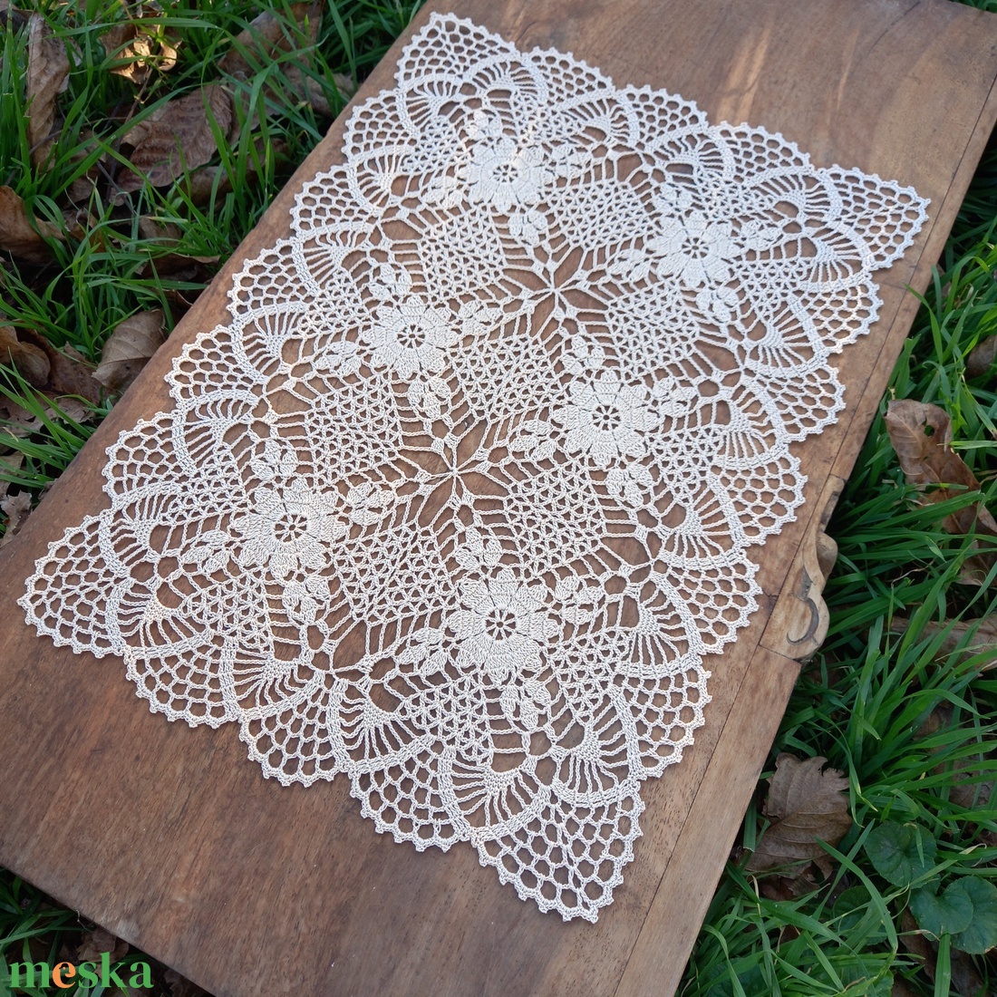 Ekrü színű horgolt terítő (40x54 cm) - otthon & életmód - dekoráció - asztal és polc dekoráció - horgolt & csipketerítő - Meska.hu Ekrü színű horgolt terítő (40x54 cm) - otthon & életmód - dekoráció - asztal és polc dekoráció - horgolt & csipketerítő - Meska.hu
