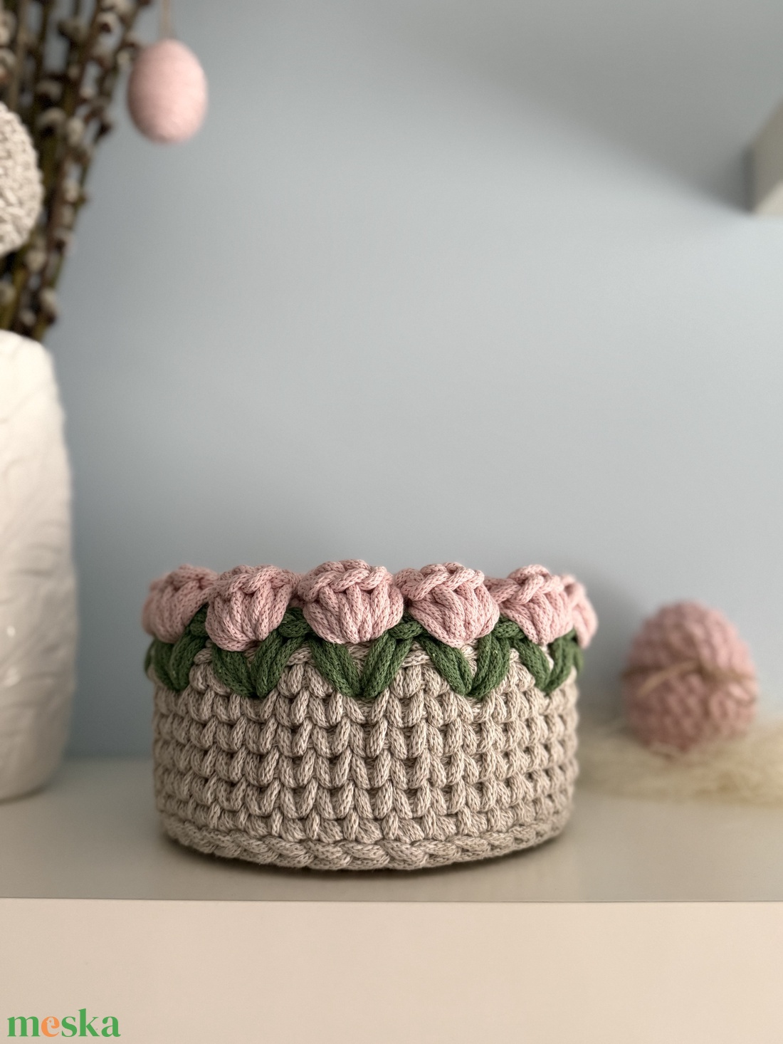 Horgolt tulipános kos�r - ünnepi díszek, dekorációk - húsvéti díszek és dekorációk - húsvéti kosár - Meska.hu