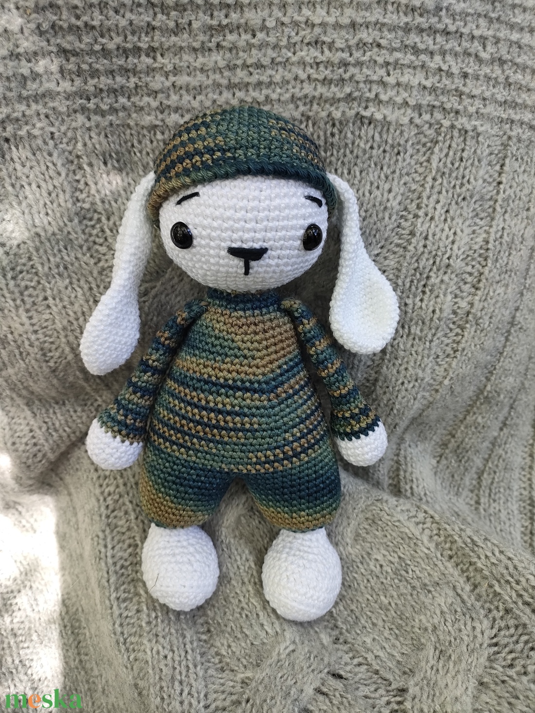 Nyúl- Horgolt figura - játék & sport - plüssállat & játékfigura - nyuszi - Meska.hu