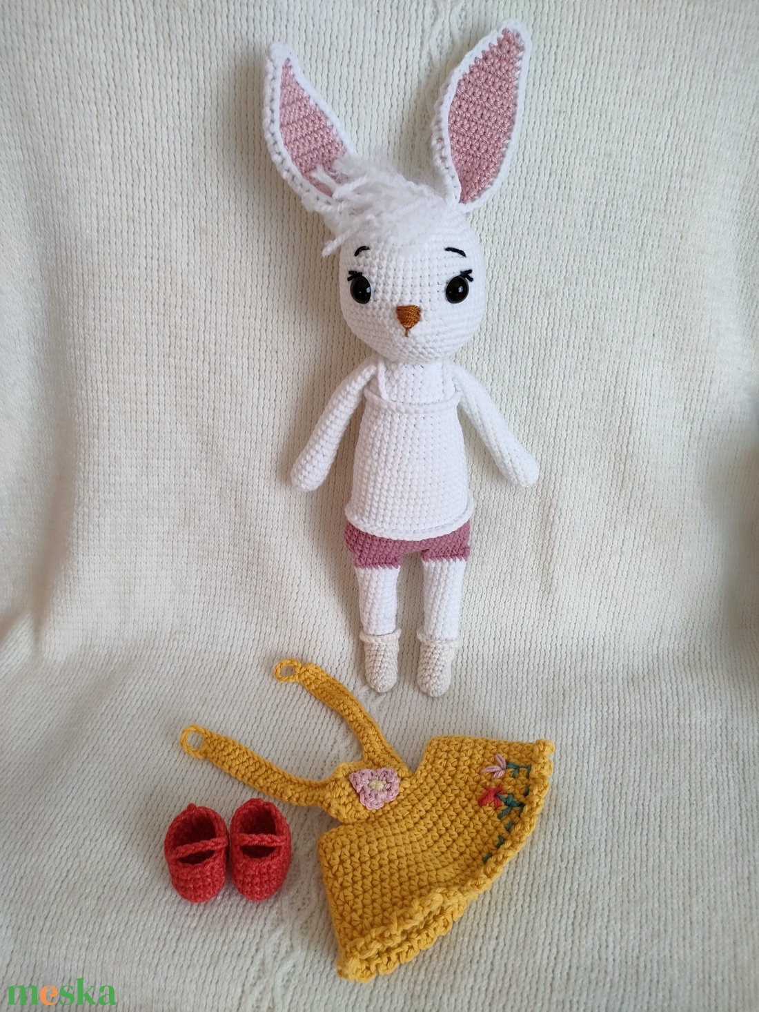 Nyúllány - Horgolt - játék & sport - plüssállat & játékfigura - nyuszi - Meska.hu