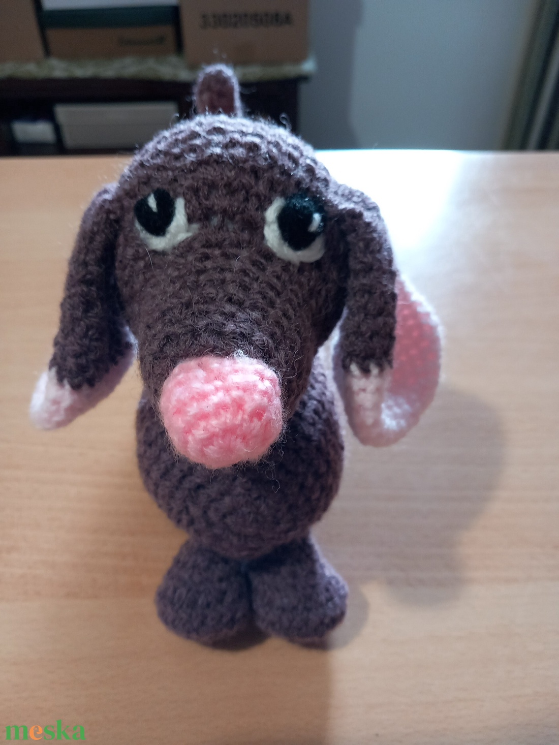 Horgolt tacskó - játék & sport - plüssállat & játékfigura - kutya - Meska.hu