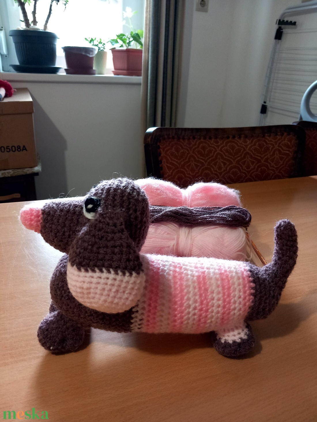 Horgolt tacskó - játék & sport - plüssállat & játékfigura - kutya - Meska.hu