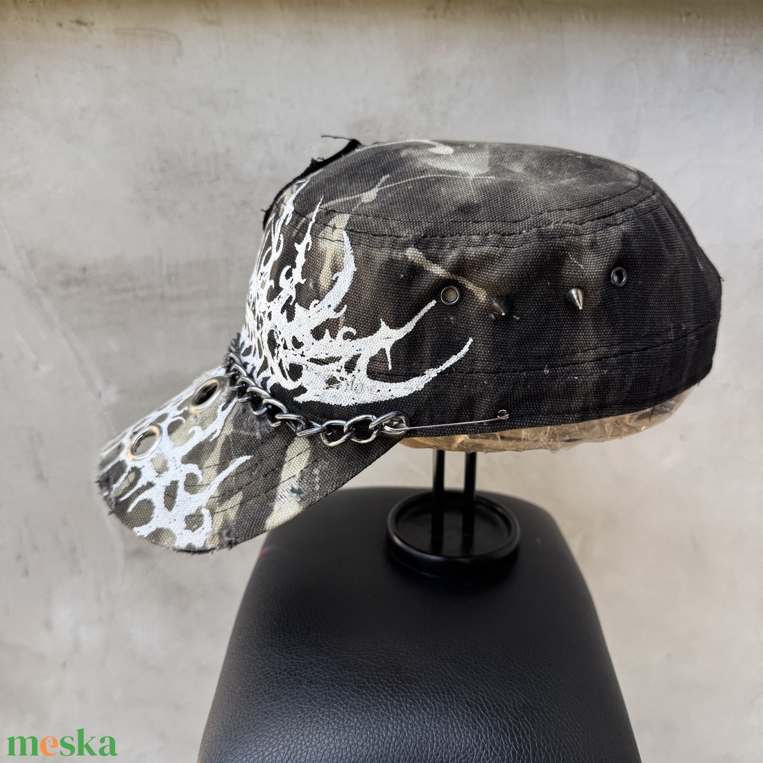 Custommade sapka alternative goth - ruha & divat - sál, sapka, kendő - sapka & sál szett - Meska.hu