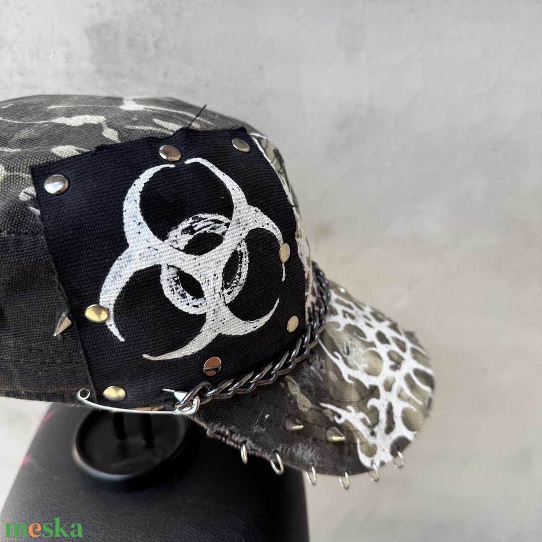 Custommade sapka alternative goth - ruha & divat - sál, sapka, kendő - sapka & sál szett - Meska.hu