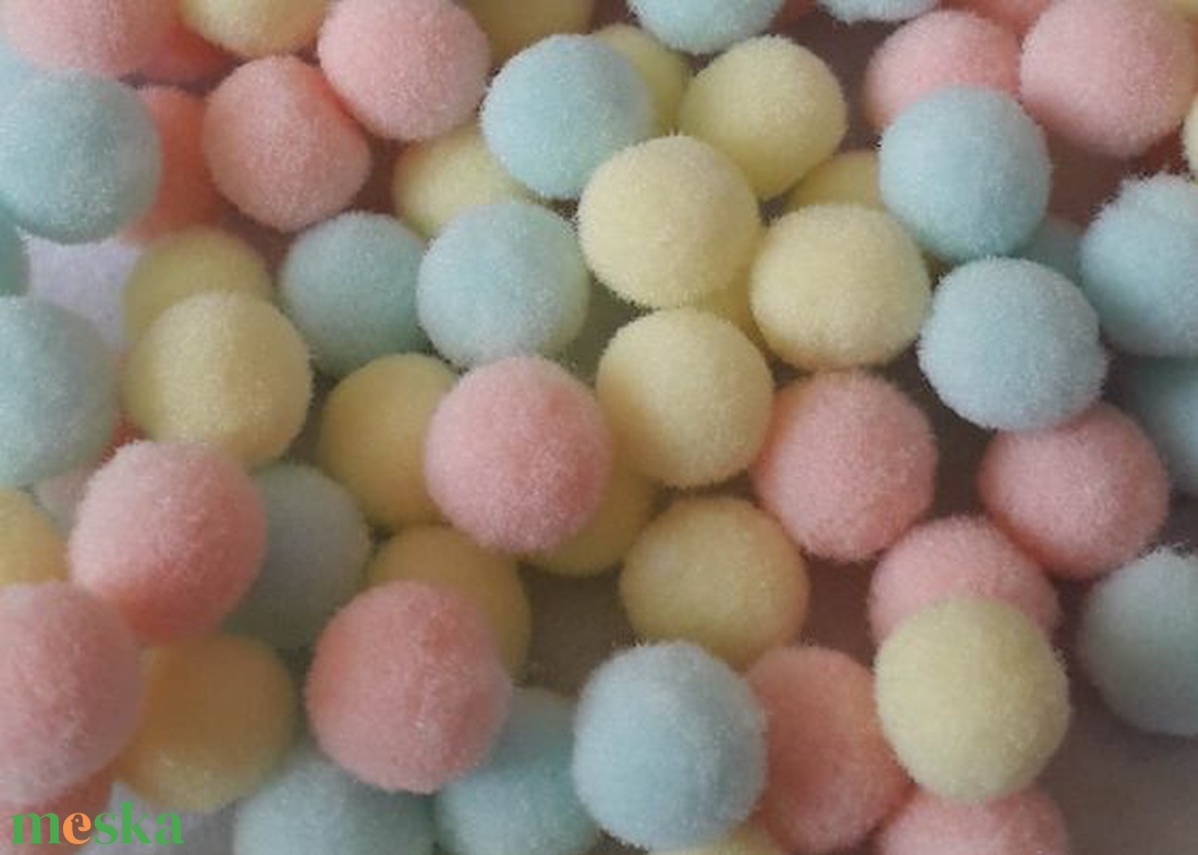 Pompom - 18 színben (2993) - kellékek & szerszámok - gyöngyfűzés kellékek - egyéb alkatrész - Meska.hu Pompom - 18 színben (2993) - kellékek & szerszámok - gyöngyfűzés kellékek - egyéb alkatrész - Meska.hu