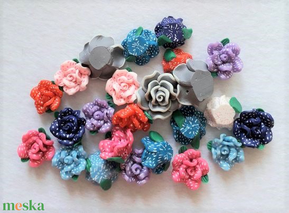 FIMO virágok több színben (2120) - kellékek & szerszámok - gyöngyfűzés kellékek - műanyag gyöngy - Meska.hu
