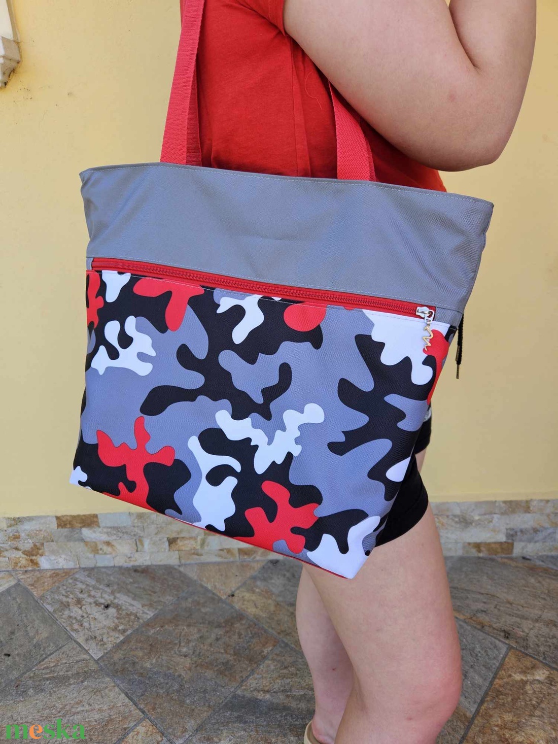 Összehajtható vízálló strandtáska/fitnesz táska/shopper rögzíthető pénztárcával - táska & tok - kézitáska & válltáska - nagy pakolós táska - Meska.hu