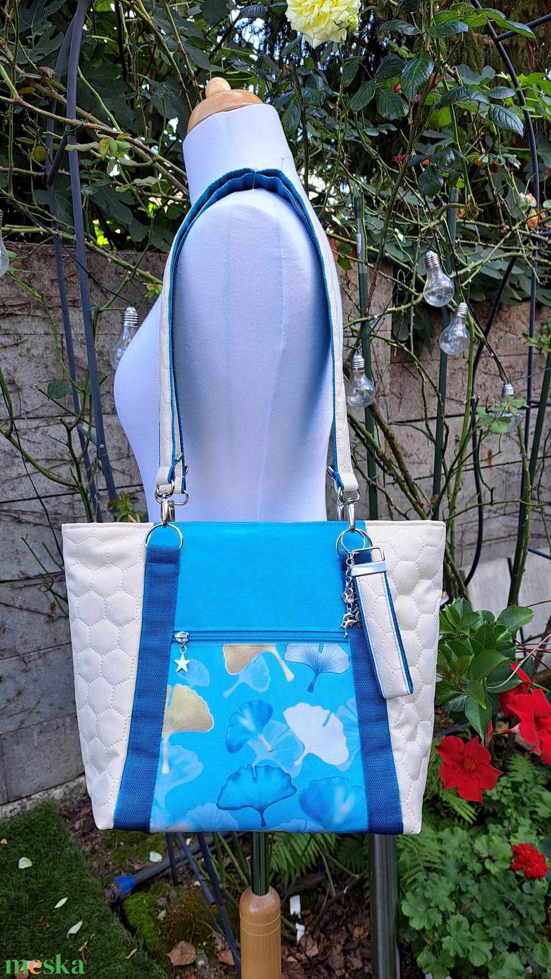 Vidám tavaszi gingko mintás vízálló női táska ajándék kulcstartóval - táska & tok - kézitáska & válltáska - válltáska - Meska.hu