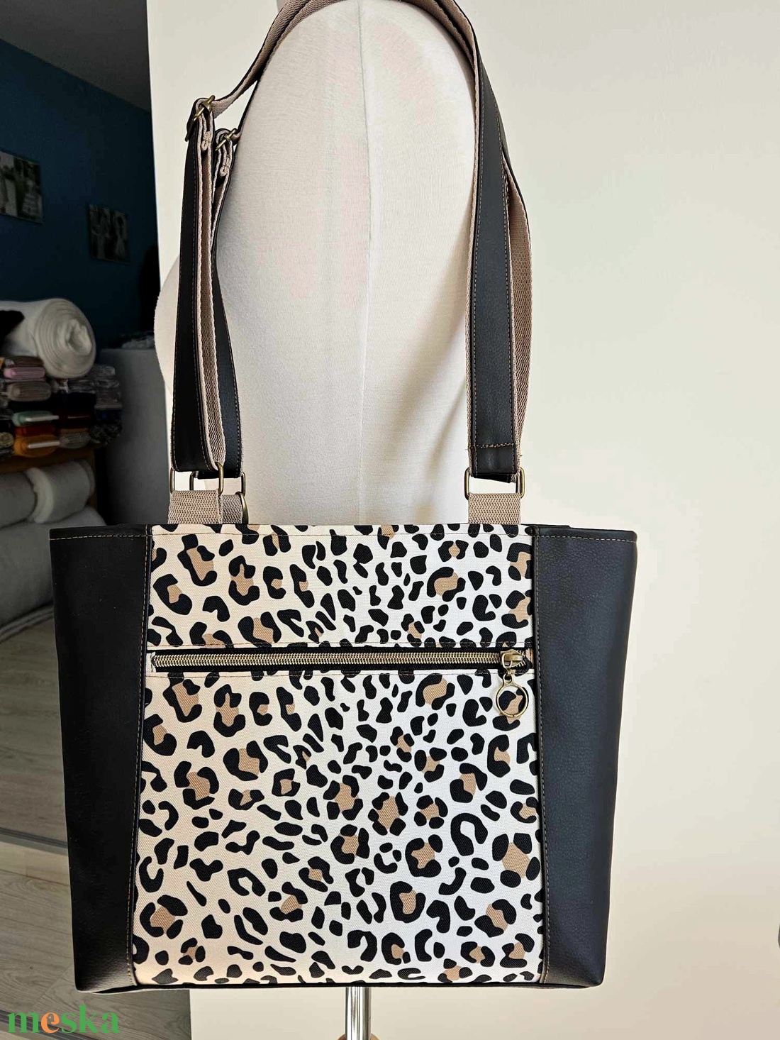 Különleges kétoldalas női válltáska ajándék kulcstartóval - táska & tok - kézitáska & válltáska - válltáska - Meska.hu