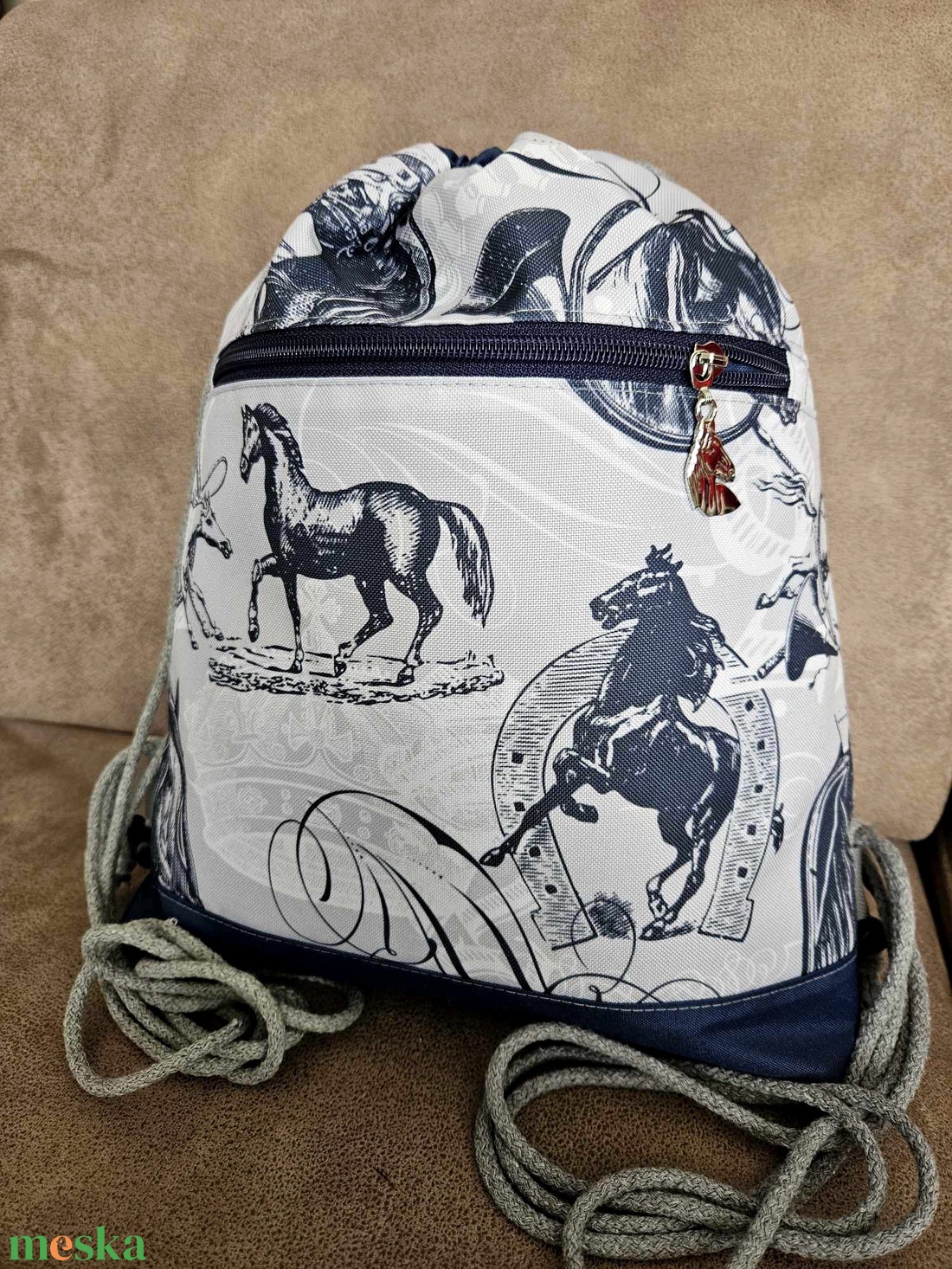 Vízálló lovas hátizsák - táska & tok - hátizsák - tornazsák, gymbag - Meska.hu