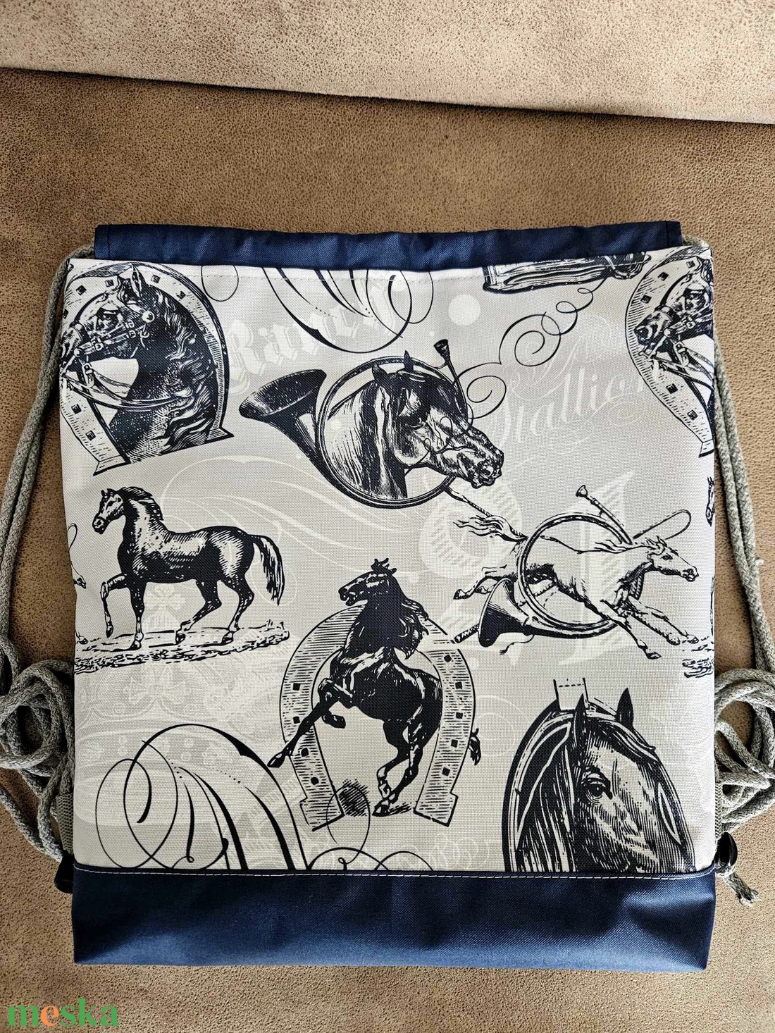 Vízálló lovas hátizsák - táska & tok - hátizsák - tornazsák, gymbag - Meska.hu