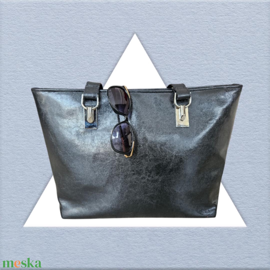 Fényes fekete textilbőr táska laptoptartó rekesszel - táska & tok - kézitáska & válltáska - válltáska - Meska.hu