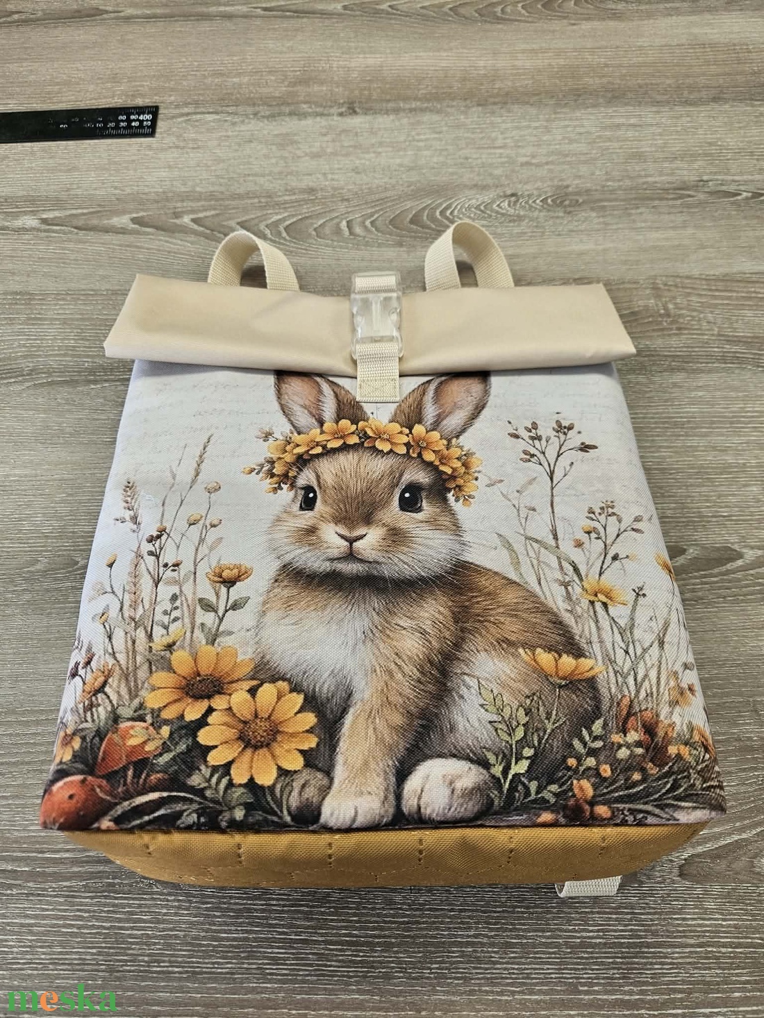 Vízálló nyuszis roll-top hátizsák föld színekben - táska & tok - hátizsák - roll top hátizsák - Meska.hu