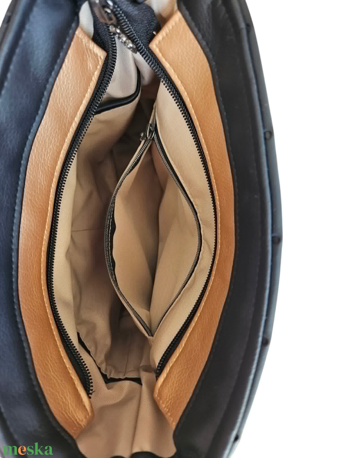 Tacsis textilbőr crossbody táska ajándék kulcstartóval - táska & tok - kézitáska & válltáska - vállon átvethető táska - Meska.hu