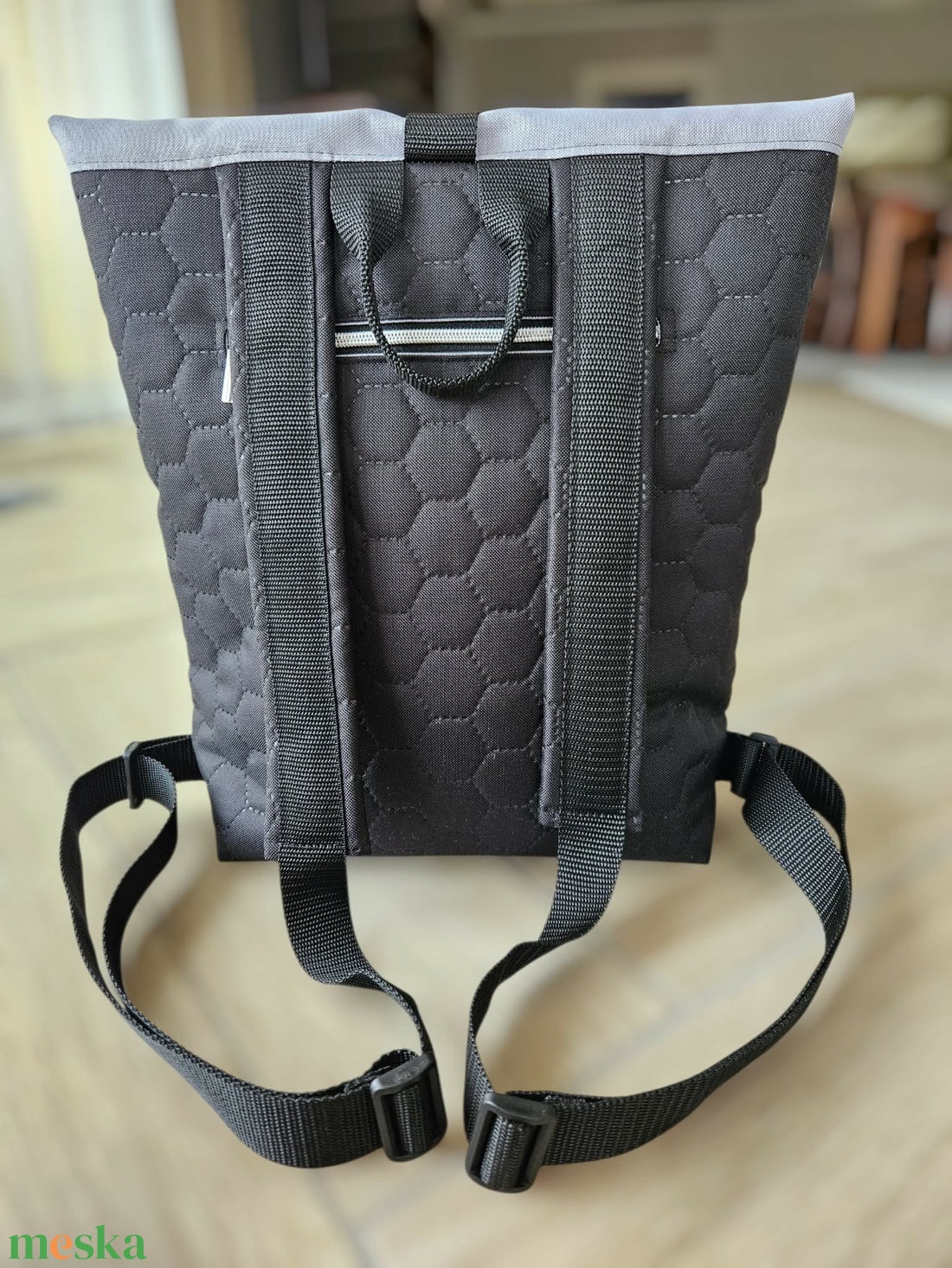 Focis rolltop hátizsák kamaszoknak, felnőtteknek - táska & tok - hátizsák - roll top hátizsák - Meska.hu
